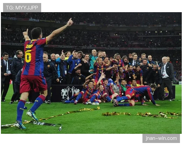 哈维如何通过高位逼抢撕开防线并主导巴萨中场节奏